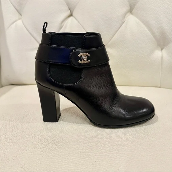 Chanel boots - Picture 3 of 10